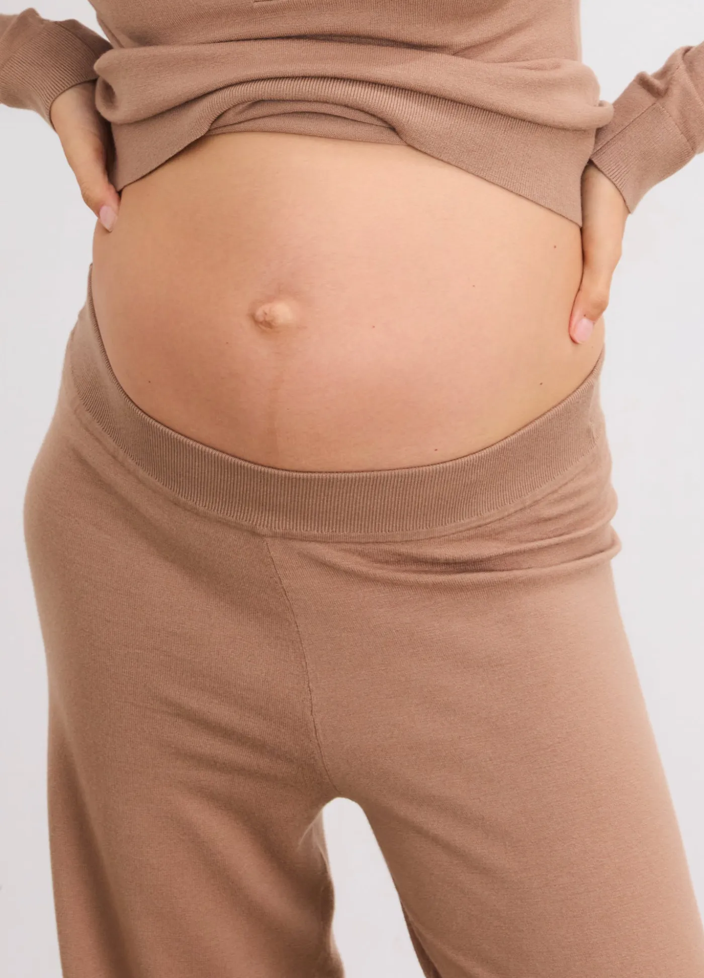 The Softsculpt Knit Crop Pant